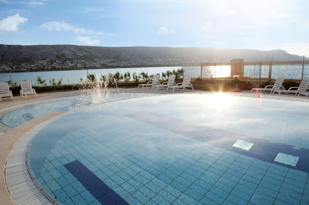 Family Hotel Pagus Pag Town Luaran gambar