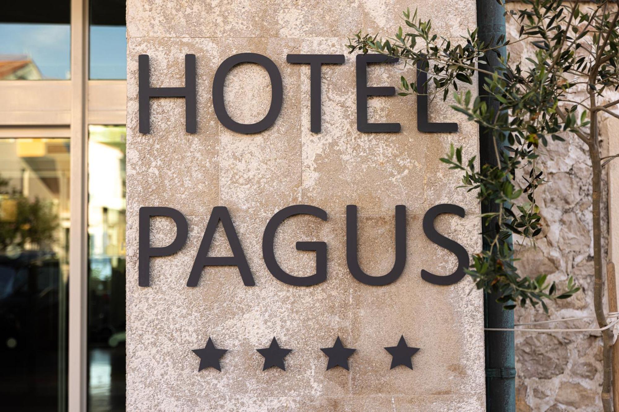 Family Hotel Pagus Pag Town Luaran gambar