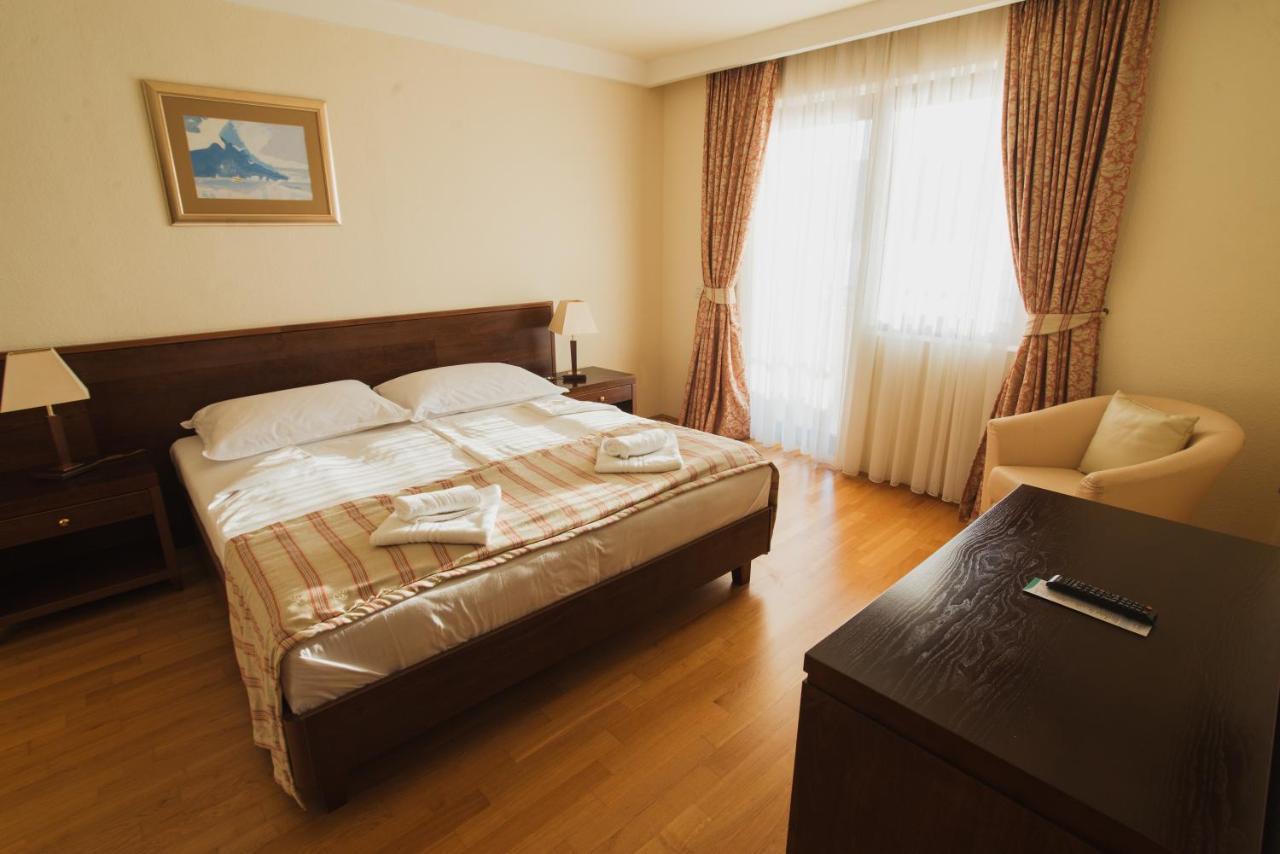 Family Hotel Pagus Pag Town Luaran gambar